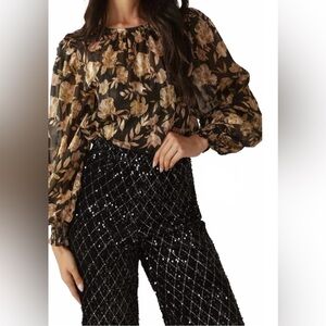 ✨ Bohemian Blouse – Floaty & Elegant 
(Size L ) NWOT✨